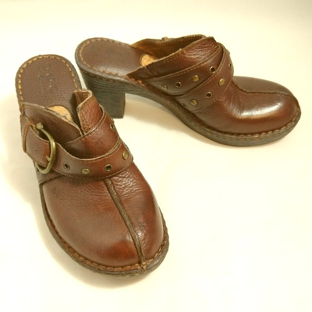 Born Pebbled Leather Clogs Mules Brown 3.5" Heel